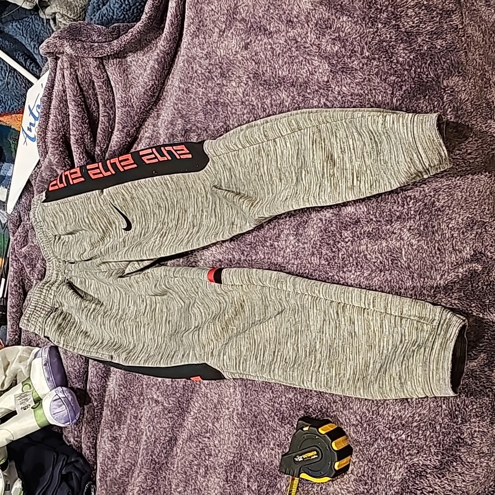 Nike Boys medium pull on sweatpants 3 pocket
